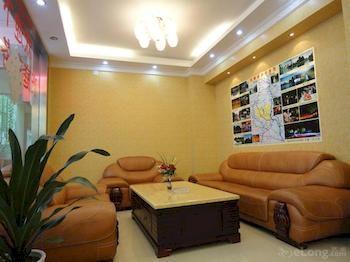 Yangshuo Hao Ting Business Hotel ภายนอก รูปภาพ